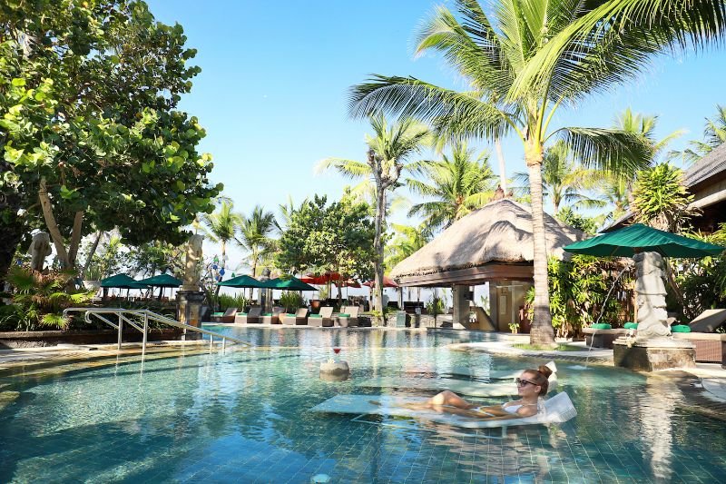 Coco Pool tại Legian Beach Bali