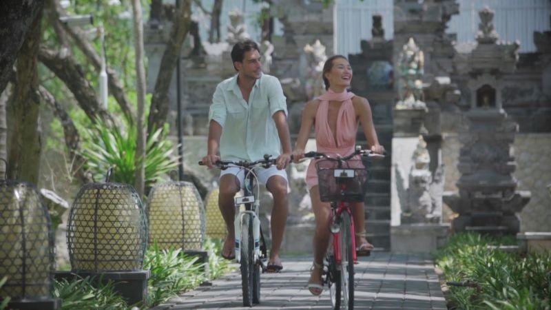 Thuê xe đap tại The Royal Santrian Luxury Beach Villas Bali